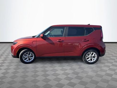 Used 2024 Kia Soul LX w/ Option Group 015 FWD image 4