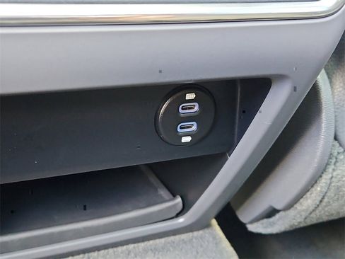 Certified 2022 Porsche Cayenne Coupe image 24