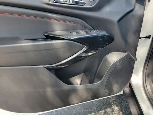 Certified 2024 Chevrolet Trax RS w/ Sunroof Package FWD image 22