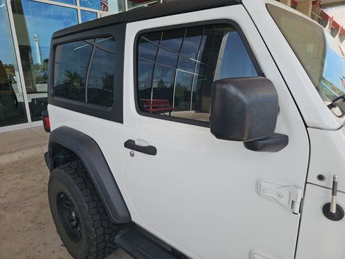 Used 2019 Jeep Wrangler Sport AWD/4WD image 18