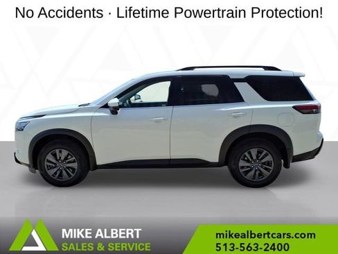 Used 2023 Nissan Pathfinder SV AWD/4WD image 4