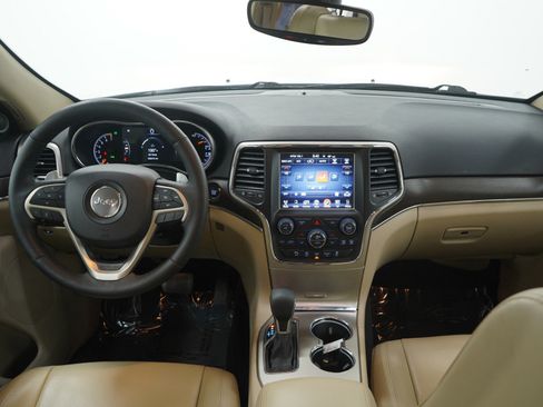 Used 2017 Jeep Grand Cherokee Limited w/ Trailer Tow Group IV image 16