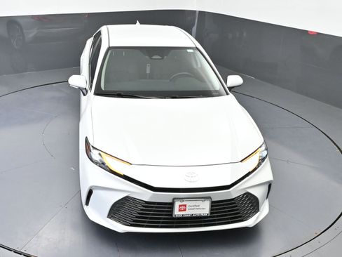 Certified 2025 Toyota Camry XLE image 38