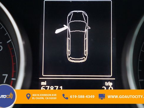 Used 2018 Volkswagen Golf S image 3