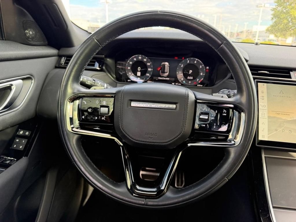 Used 2025 Land Rover Range Rover Velar Dynamic SE AWD/4WD image 12