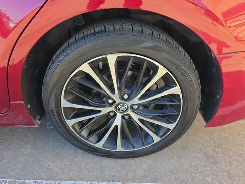 Used 2018 Toyota Camry SE w/ Moonroof Package image 29