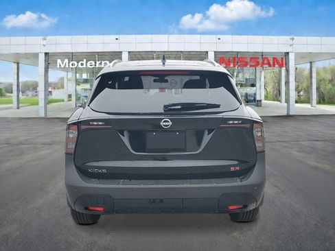 New 2026 Nissan Kicks SR image 3