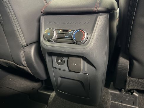 Used 2025 Ford Explorer ST-Line AWD/4WD image 23