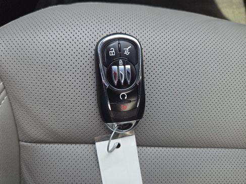 Used 2024 Buick Envista Avenir FWD image 32