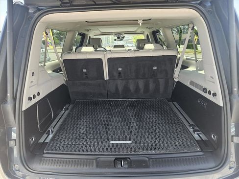 Used 2024 Jeep Wagoneer L 4WD w/ Premium Group I image 20