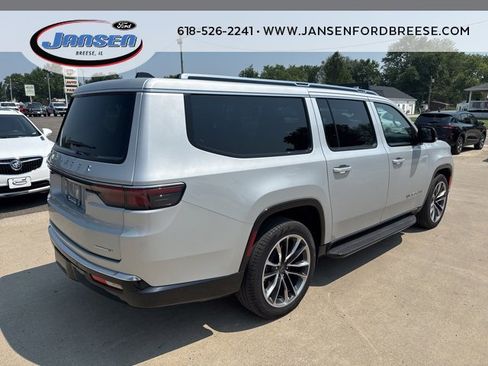 Used 2024 Jeep Wagoneer L Series II w/ Premium Group I image 5