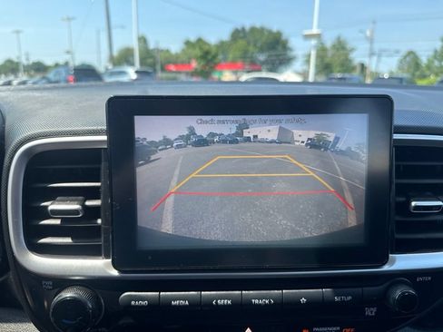Used 2021 Hyundai Venue SE FWD image 32