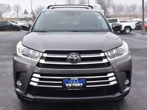 Used 2019 Toyota Highlander Limited image 25