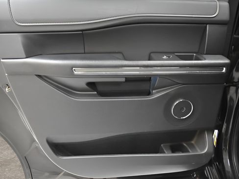 Used 2024 Ford Expedition Max XLT RWD image 14