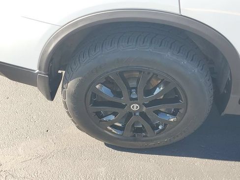 Used 2017 Nissan Rogue SV AWD/4WD image 5
