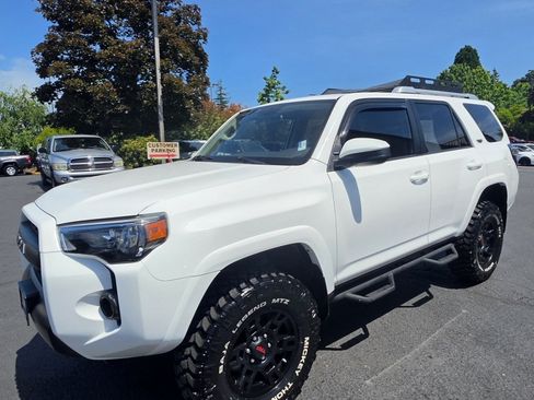 Used 2016 Toyota 4Runner SR5 AWD/4WD image 1