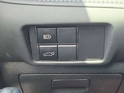 Used 2023 Toyota Highlander LE image 27