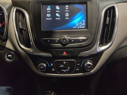 Used 2018 Chevrolet Equinox LS image 25