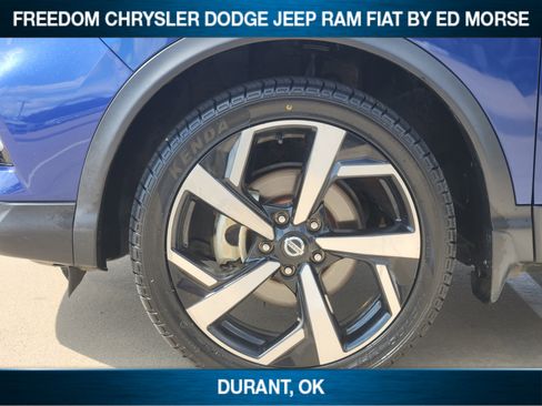 Used 2022 Nissan Rogue Sport SL FWD image 7