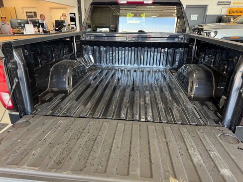 Used 2023 GMC Sierra 1500 SLE image 8