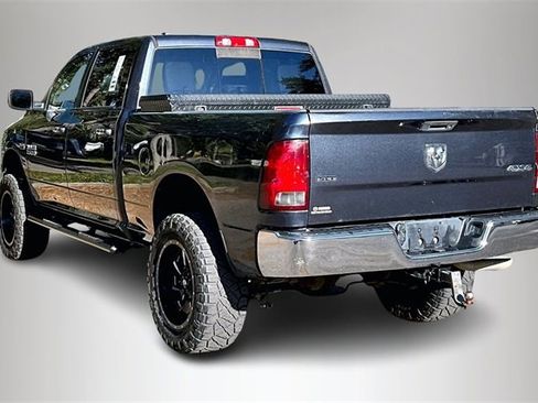 Used 2018 RAM 1500 Classic SLT image 4