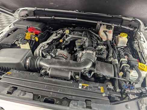 Used 2023 Jeep Gladiator Sport image 32