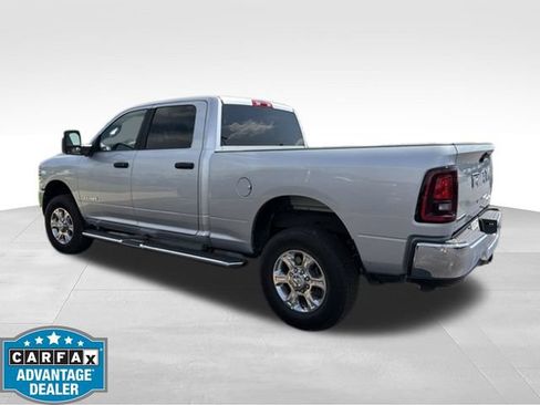 Used 2026 RAM 2500 Big Horn AWD/4WD image 4