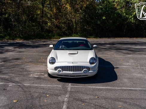 Used 2002 Ford Thunderbird image 2