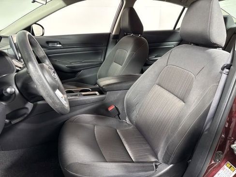 Used 2024 Nissan Altima 2.5 SV FWD image 14