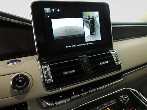 Used 2021 Lincoln Navigator Reserve AWD/4WD image 12
