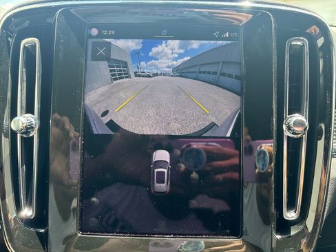 New 2026 Volvo XC40 B5 Ultra w/ Climate Package image 23