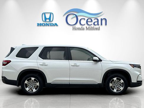 New 2025 Honda Pilot EX-L image 6