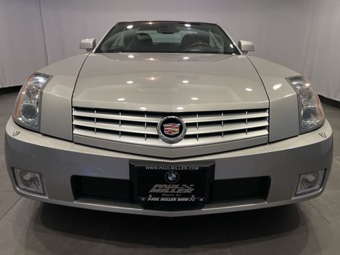 Used 2006 Cadillac XLR RWD image 2
