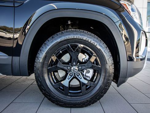 New 2026 Volkswagen Atlas Peak Edition image 5