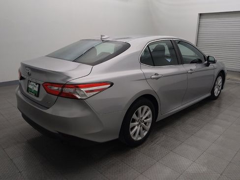 Used 2019 Toyota Camry LE image 9