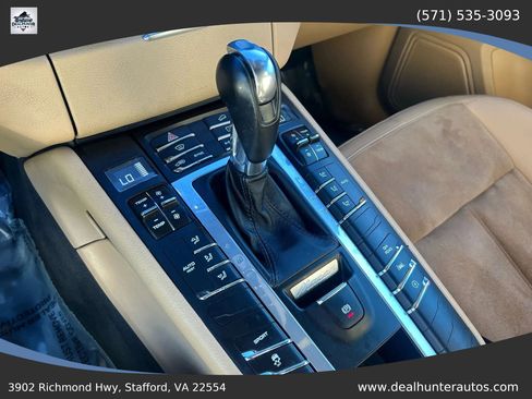 Used 2018 Porsche Macan AWD/4WD image 24