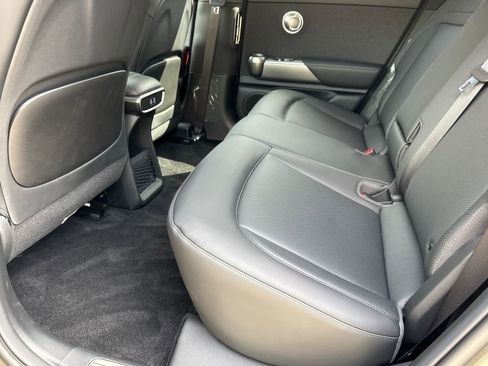 Used 2025 Genesis GV60 RWD image 21