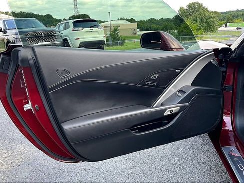 Used 2017 Chevrolet Corvette Stingray Convertible RWD image 22
