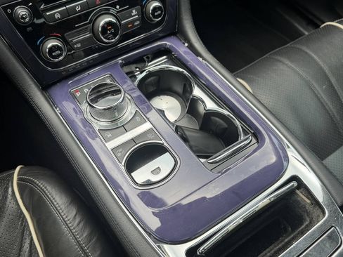 Used 2016 Jaguar XJ R-Sport RWD image 17