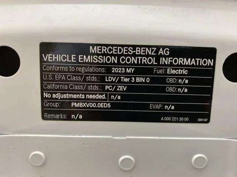 Used 2023 Mercedes-Benz EQB 300 4MATIC w/ Exclusive Package image 96