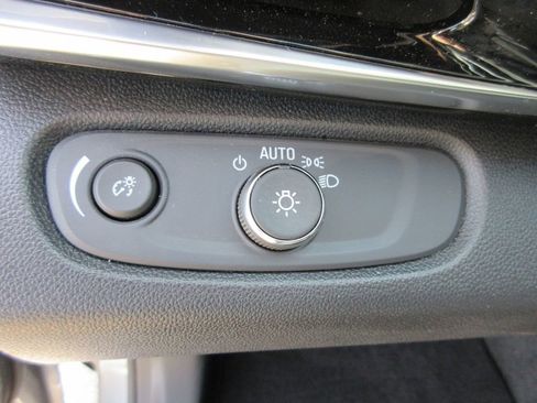 Certified 2024 Buick Envista Sport Touring w/ Convenience I Package FWD image 24
