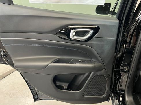 New 2026 Jeep Compass Latitude AWD/4WD image 18