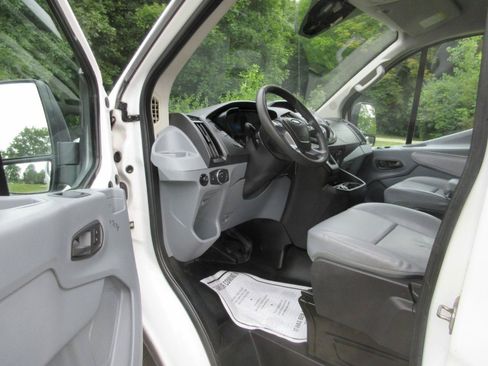 Used 2018 Ford Transit 250 130 Low Roof RWD image 30