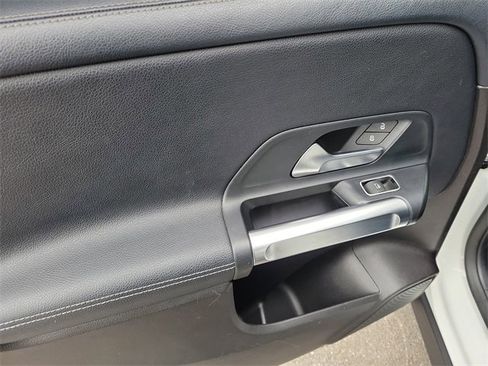 Used 2020 Mercedes-Benz GLB 250 4MATIC image 14