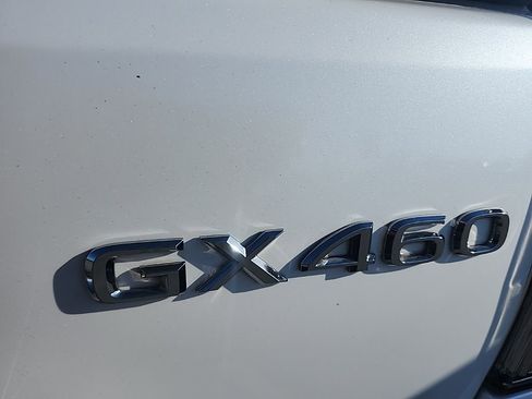 Used 2017 Lexus GX 460 Luxury w/ Preferred Accessory Package AWD/4WD image 15