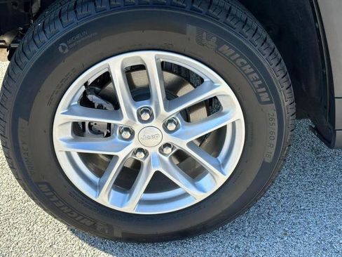 Used 2024 Jeep Grand Cherokee Laredo X w/ Luxury Tech Group I image 6