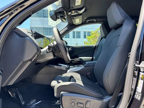 New 2026 BMW X3 xDrive30i w/ M Sport Package AWD/4WD image 9