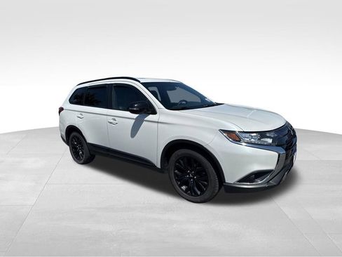 Used 2019 Mitsubishi Outlander AWD image 9