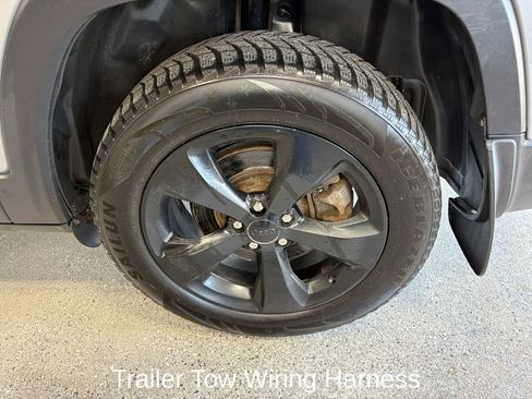 Used 2017 Jeep Cherokee Sport AWD/4WD image 24