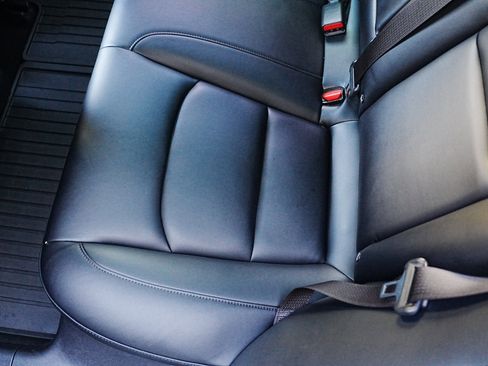 Used 2018 Tesla Model 3 Long Range image 13